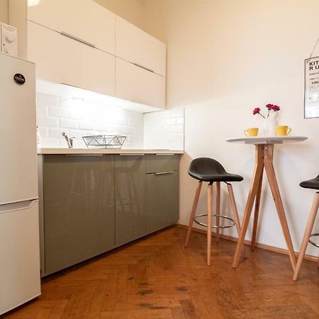פראג Nejedleho Apartmeet מראה חיצוני תמונה