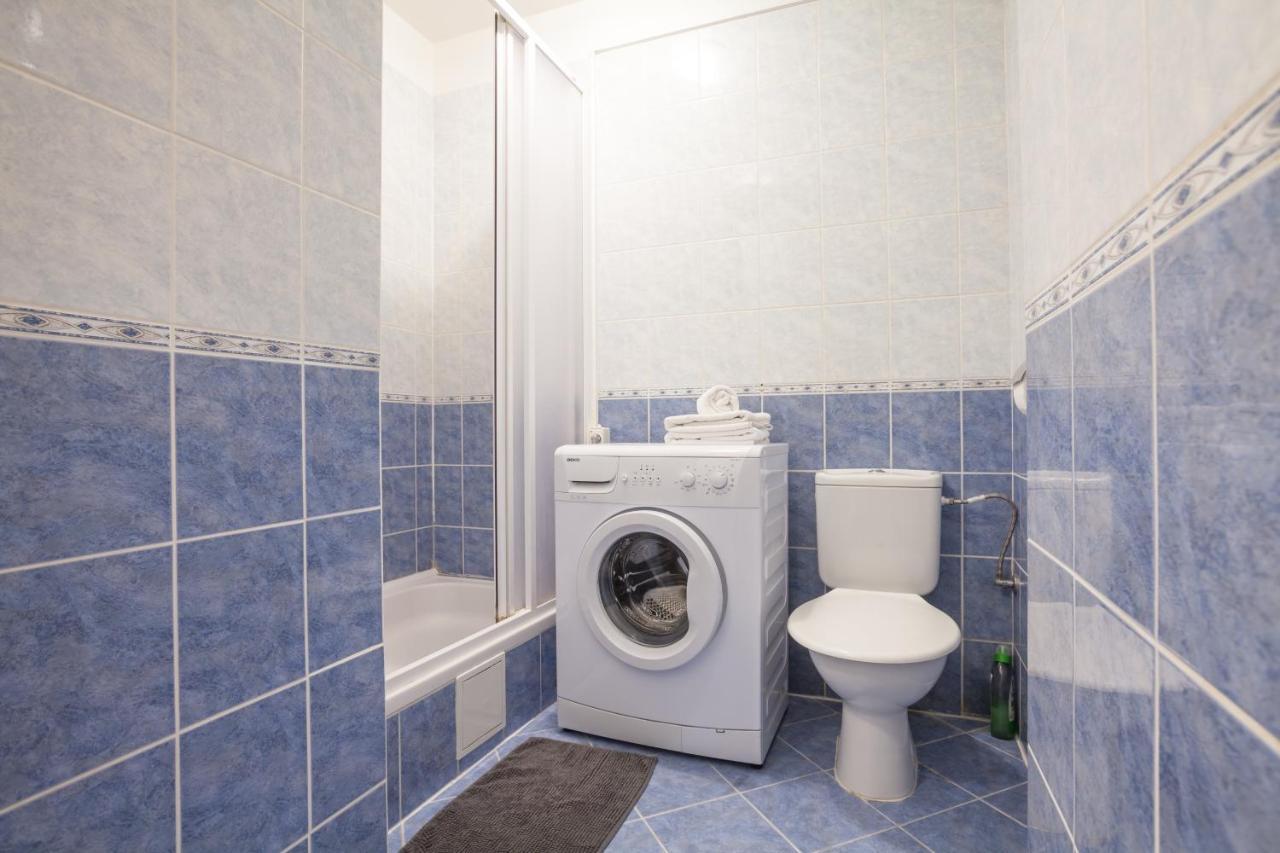 פראג Nejedleho Apartmeet מראה חיצוני תמונה