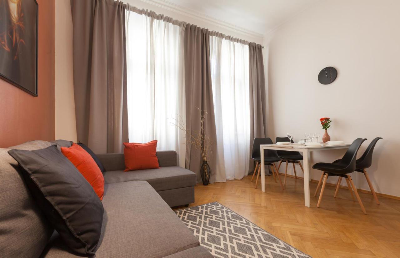 פראג Nejedleho Apartmeet מראה חיצוני תמונה