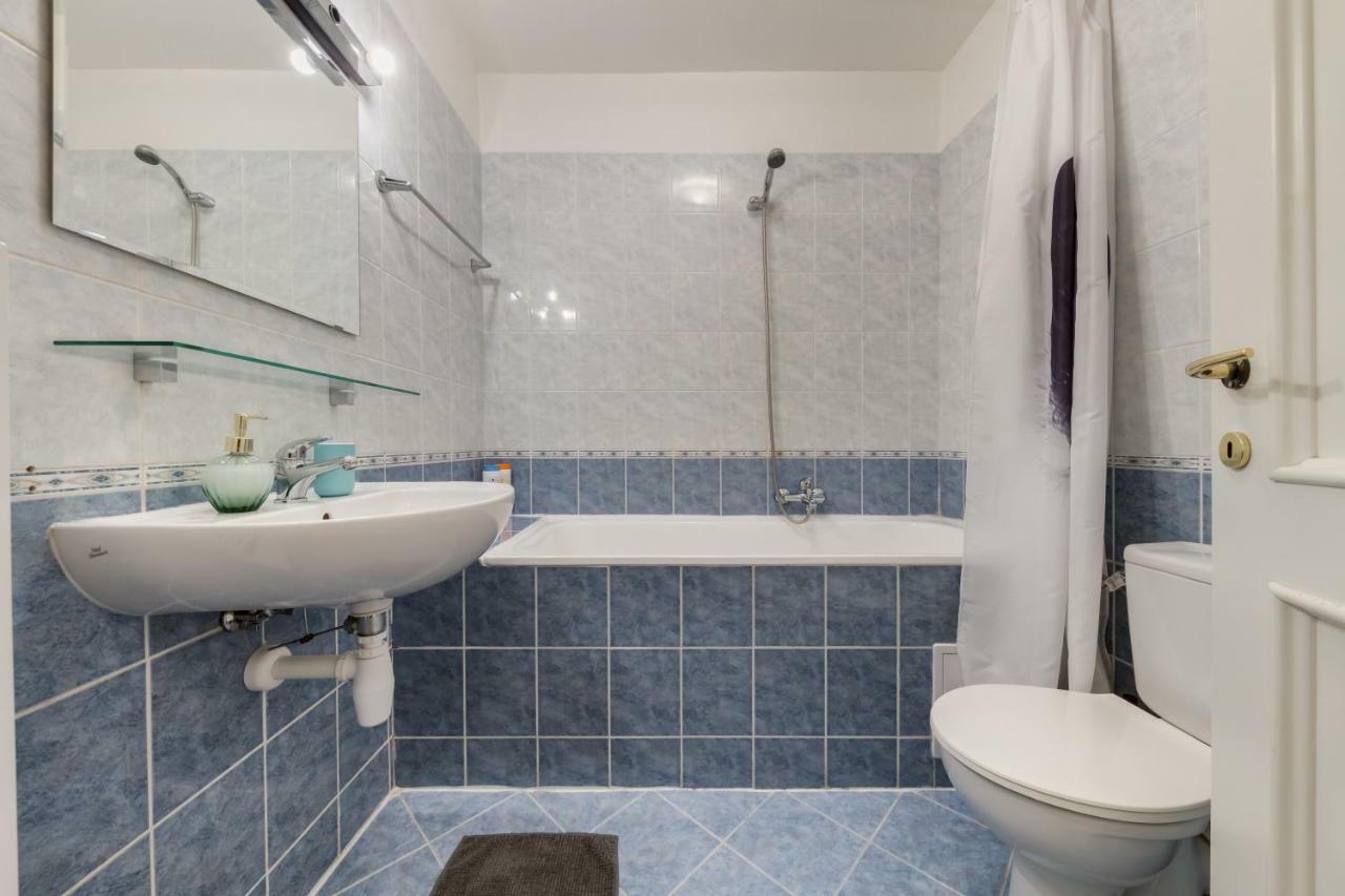 פראג Nejedleho Apartmeet מראה חיצוני תמונה