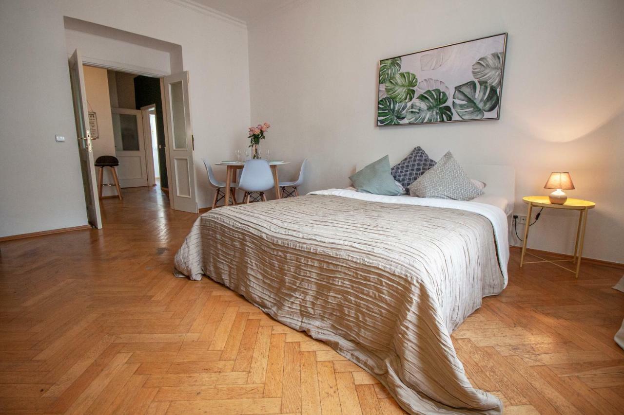 פראג Nejedleho Apartmeet מראה חיצוני תמונה