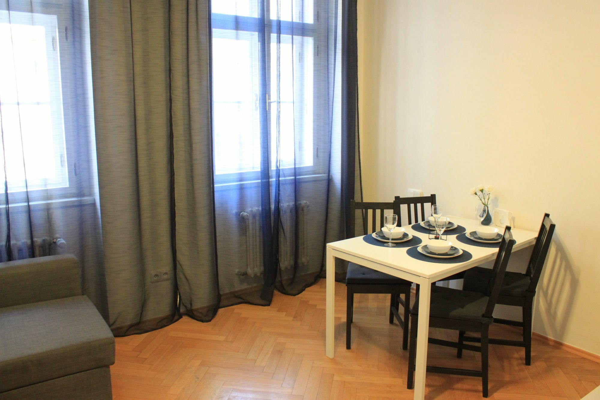פראג Nejedleho Apartmeet מראה חיצוני תמונה
